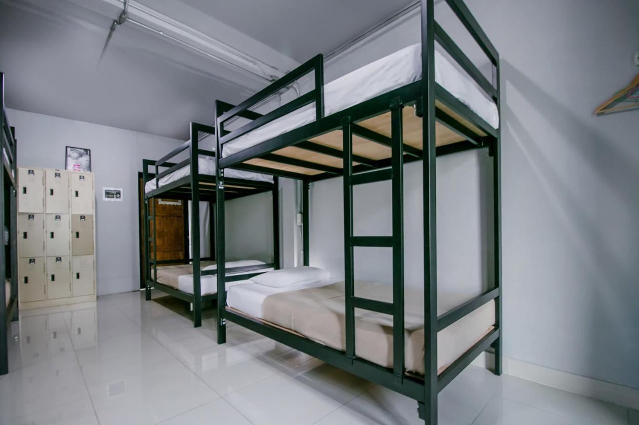 Oyo 421 Guyasuka Hostel & Cafe Bangkok Ngoại thất bức ảnh