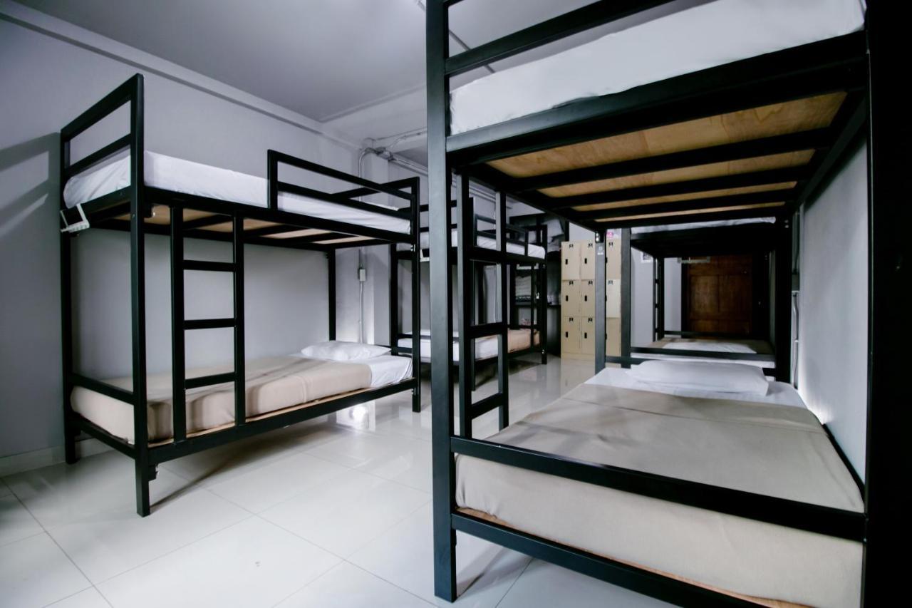 Oyo 421 Guyasuka Hostel & Cafe Bangkok Ngoại thất bức ảnh