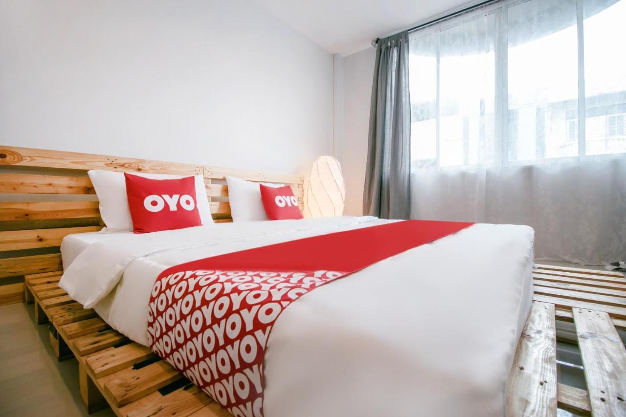 Oyo 421 Guyasuka Hostel & Cafe Bangkok Ngoại thất bức ảnh