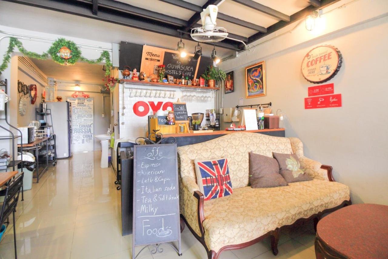 Oyo 421 Guyasuka Hostel & Cafe Bangkok Ngoại thất bức ảnh