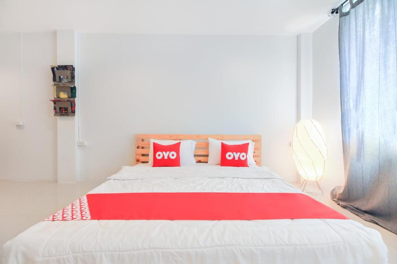 Oyo 421 Guyasuka Hostel & Cafe Bangkok Ngoại thất bức ảnh