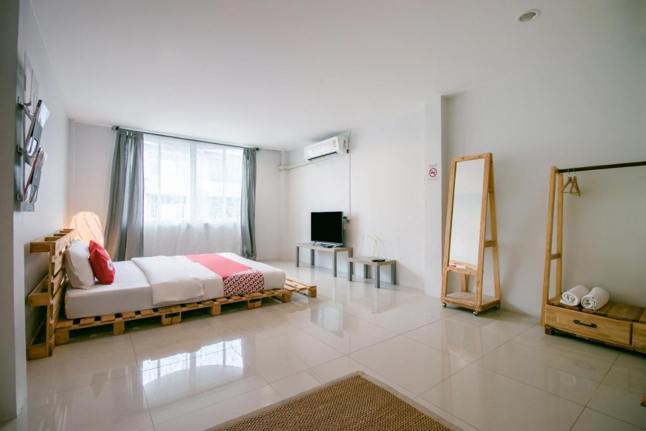 Oyo 421 Guyasuka Hostel & Cafe Bangkok Ngoại thất bức ảnh