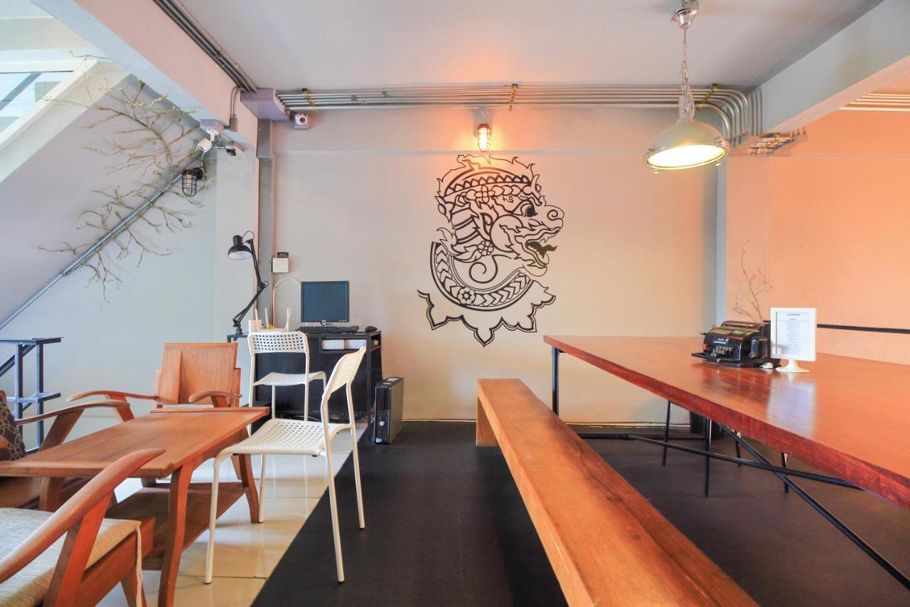 Oyo 421 Guyasuka Hostel & Cafe Bangkok Ngoại thất bức ảnh