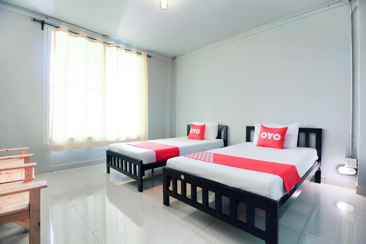 Oyo 421 Guyasuka Hostel & Cafe Bangkok Ngoại thất bức ảnh